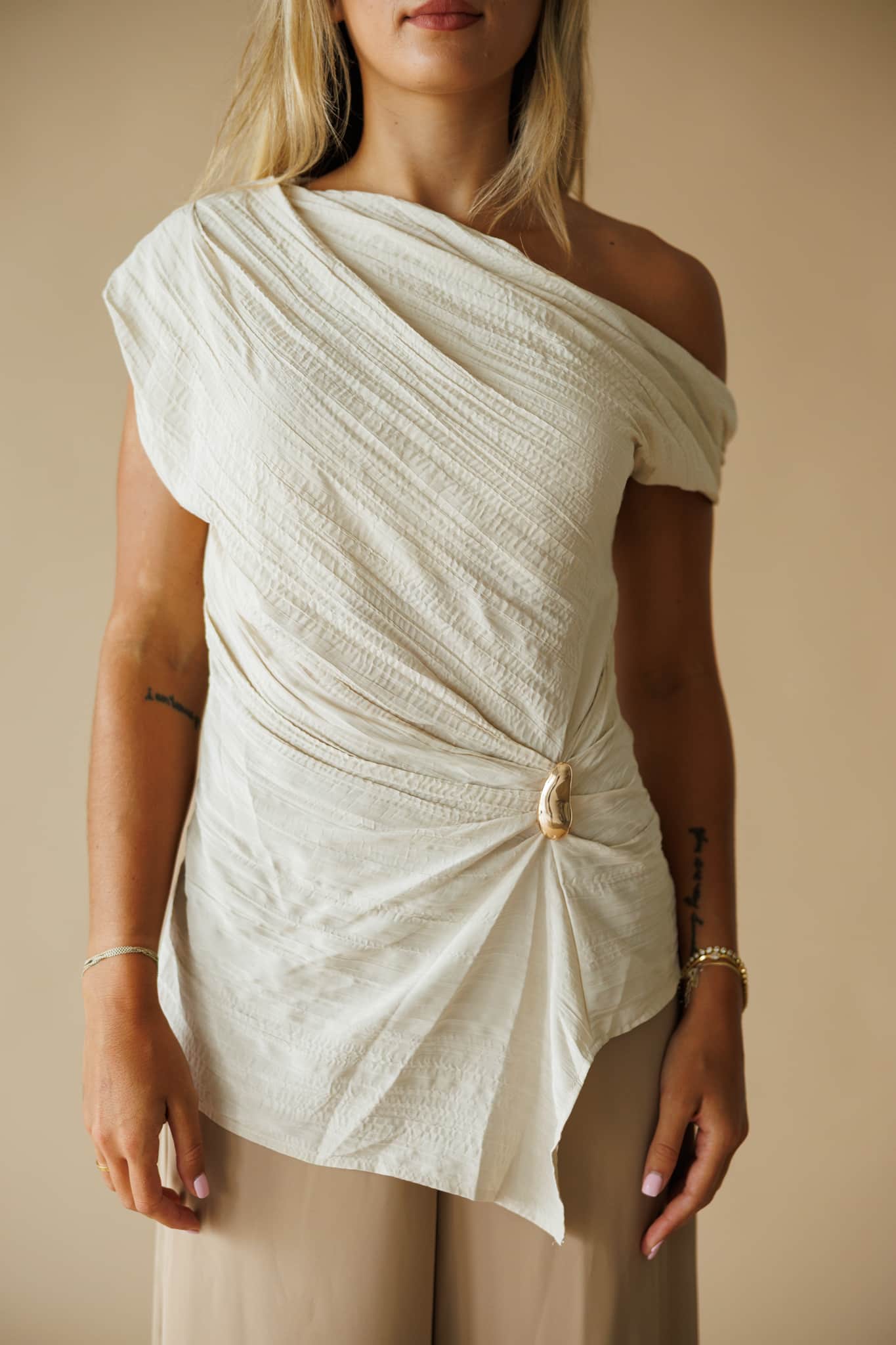 beige