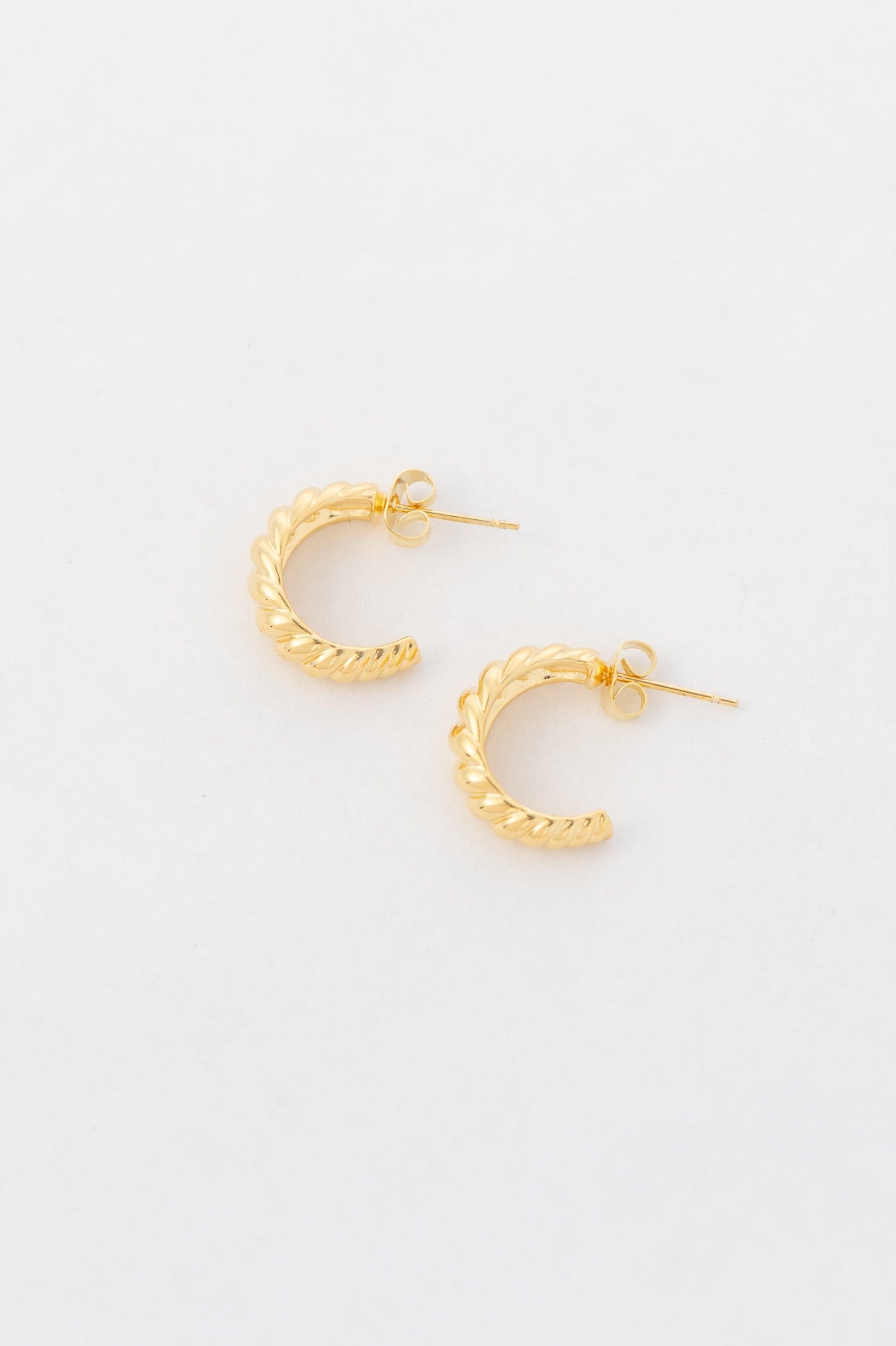 JE1000 gold earring by together