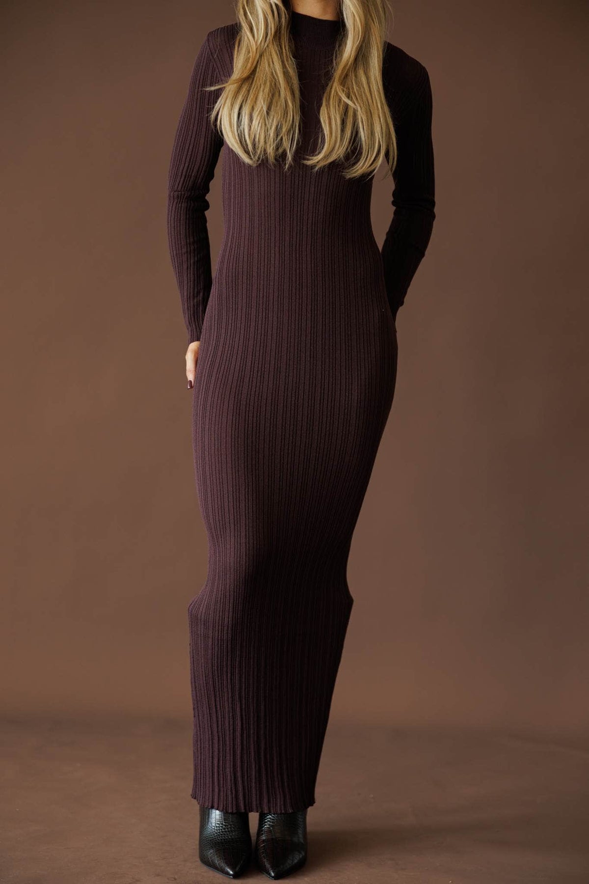 Ribbed knit maxi dress