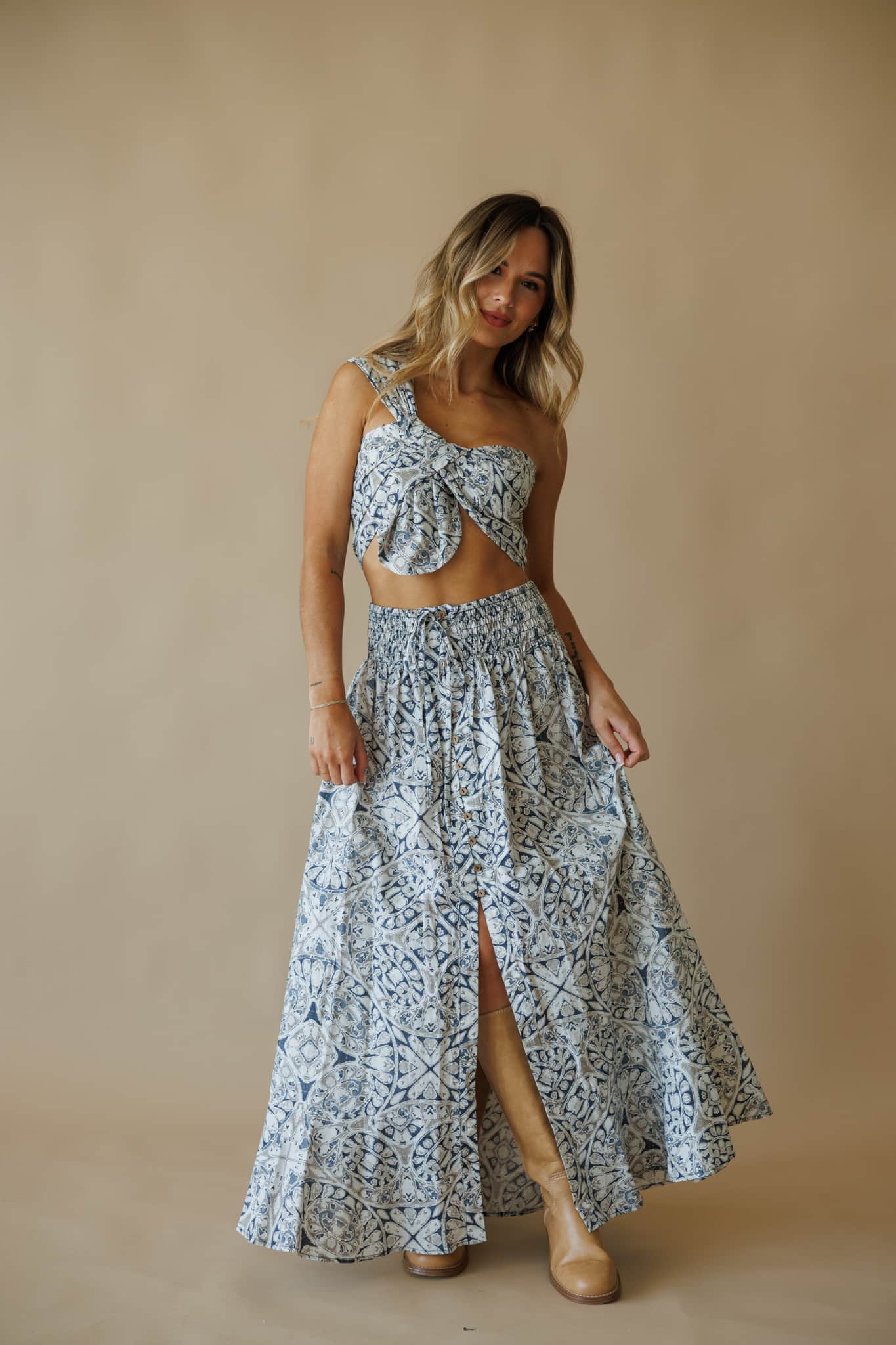The Seaside Story Top