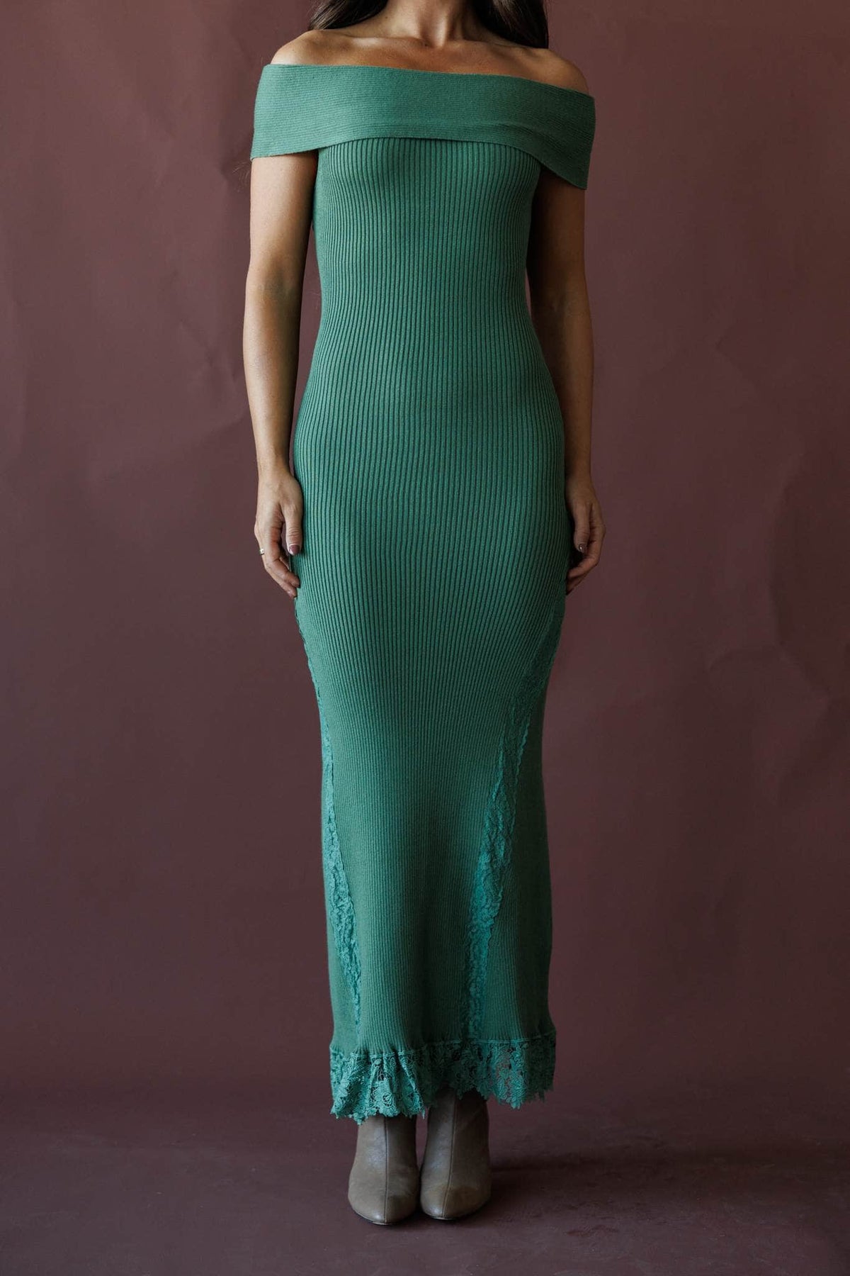 Green off the shoulder ribbed maxi dress