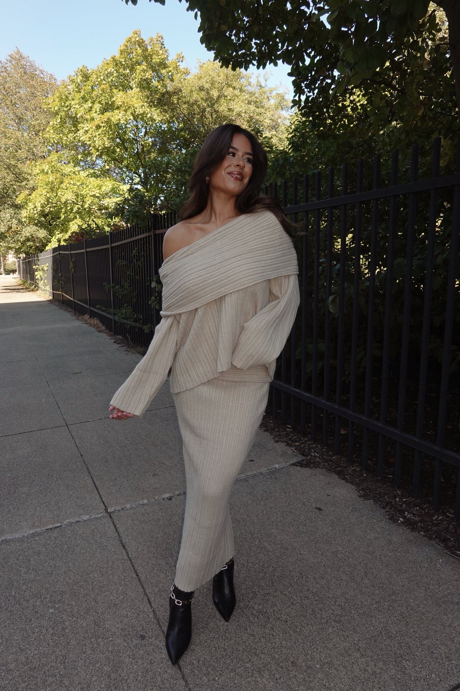 beige
